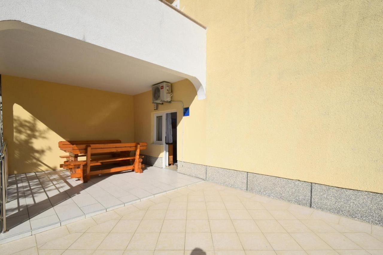 Apartments Buturajac Krk Town Exterior photo