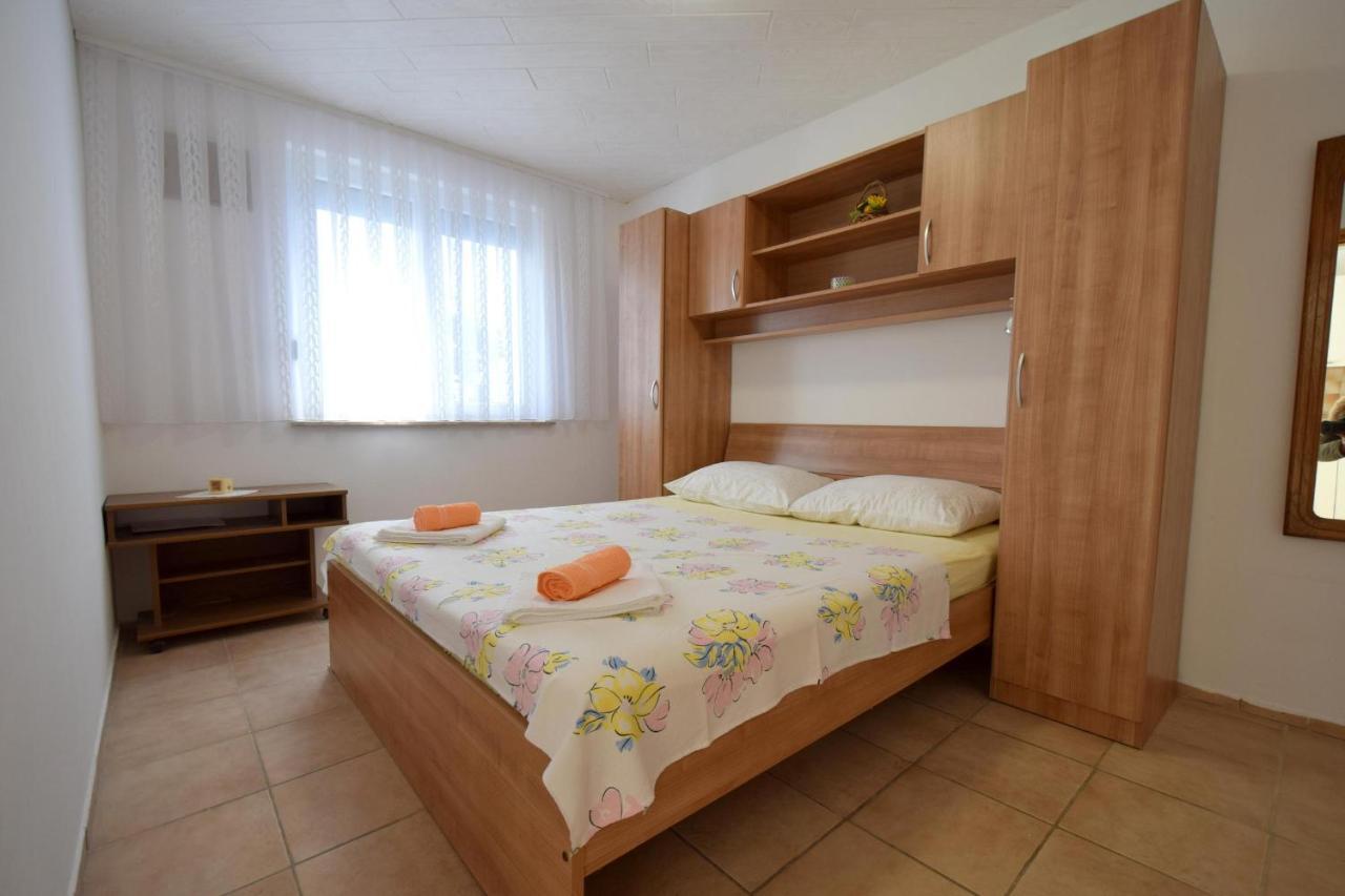 Apartments Buturajac Krk Town Exterior photo